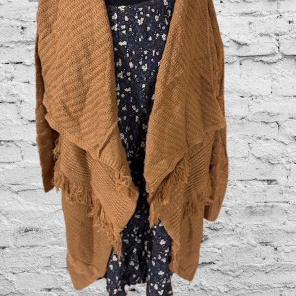 Blue Flowing Flower Print Dress with Long Sleeves - Picture 2 of 14